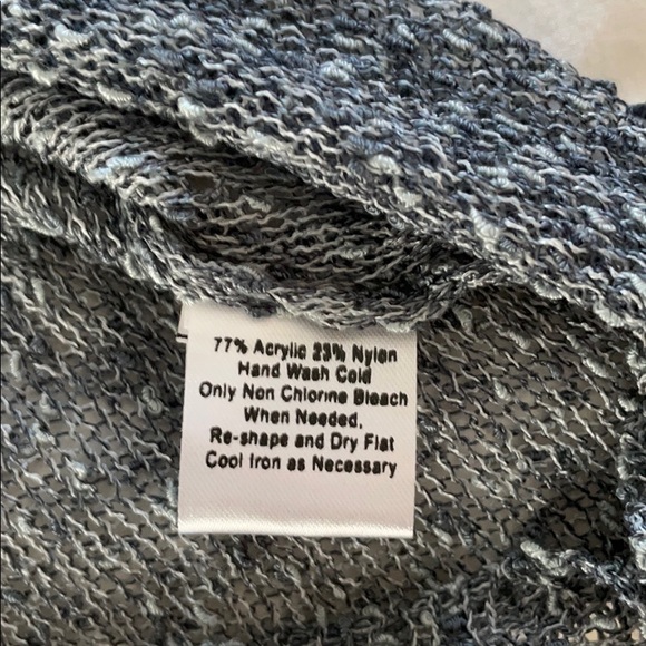 Women’s crop turtleneck sweater - Picture 2 of 2